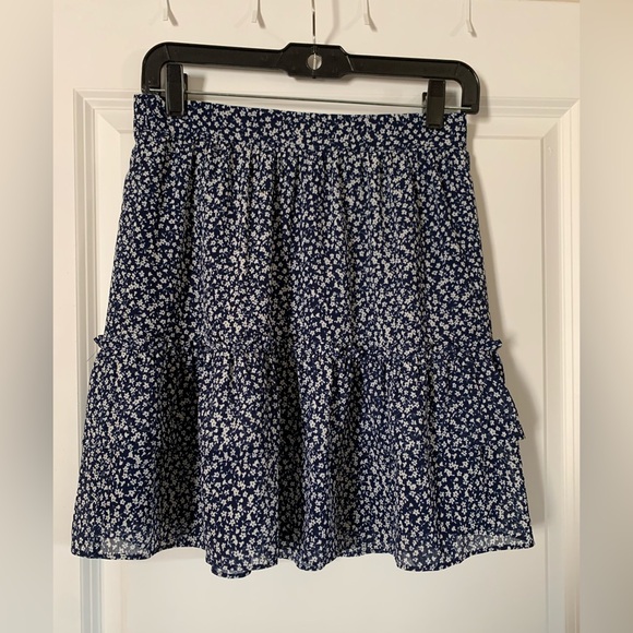 J. Crew Dresses & Skirts - J. Crew Navy and White Floral Tiered Skirt